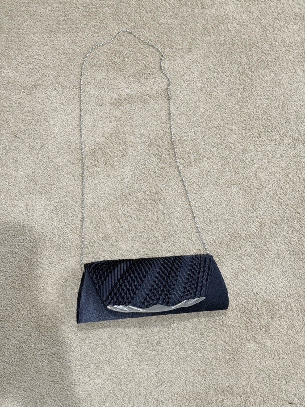 Elegant Black Evening Clutch with Silver Chain